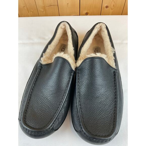 Ugg Black Slippers, Black- Men's Size 11 - Picture 1 of 5